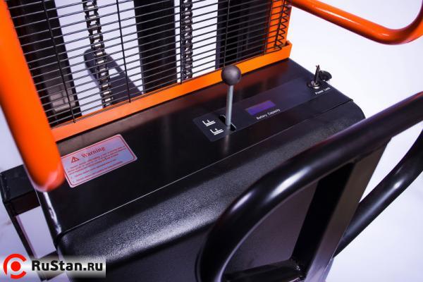 Штабелер гидравлический с электроподъемом TOR 15/35, 1,5 т 3,5 м (CTD) фото №3 Штабелер гидравлический с электроподъемом TOR 15/35, 1,5 т 3,5 м (CTD) фото №3