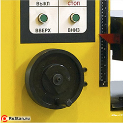 Перемещение рабочего стола вручную и с помощью отдельного электродвигателя. фото №4 Перемещение рабочего стола вручную и с помощью отдельного электродвигателя. фото №4