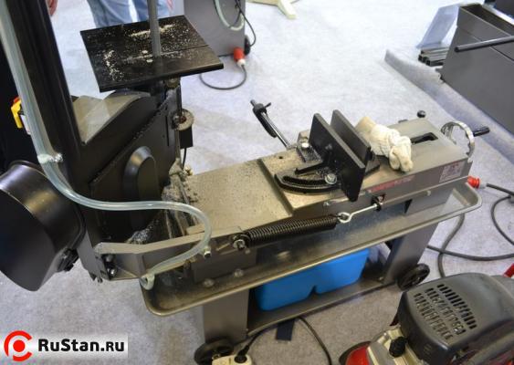 Возможность вертикального реза - ленточнопильный станок JET HVBS-712K фото №25 Возможность вертикального реза - ленточнопильный станок JET HVBS-712K фото №25