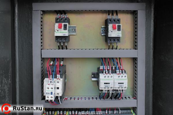 Электрошкаф. JET JMD-1667 DRO Универсальный фрезерный станок фото №5 Электрошкаф. JET JMD-1667 DRO Универсальный фрезерный станок фото №5