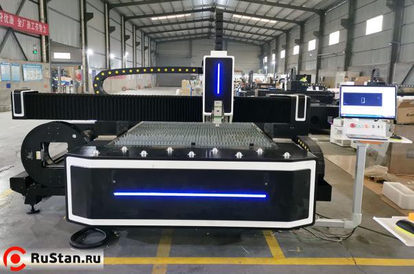 Лазерный станок для резки металла с автофокусом Raptor SFL3015 Tube Raycus 3000 Вт фото №4 Лазерный станок для резки металла с автофокусом Raptor SFL3015 Tube Raycus 3000 Вт фото №4