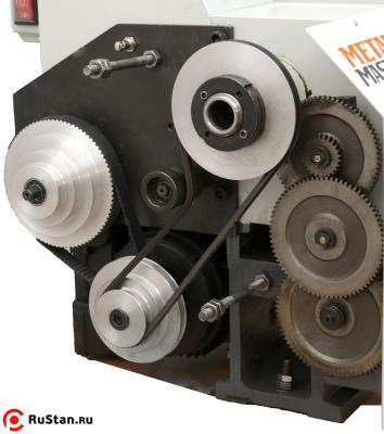 Главное преимущество токарного станка: Наличие металлических шестерней обладающих высоким ресурсом и повышенной износостойкостью, а наличие клиновидного ремня позволит избежать повреждения двигателя при превышении нагрузки на шпиндель фото №14 METAL MASTER MML 2550M фото №14