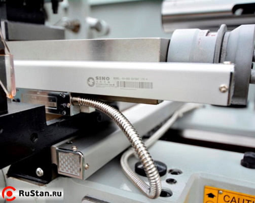 Продольная, поперечная и тонкая продольная подачи оснащены оптическими линейками с точностью позиционирования ±5 мкм. фото №14 METAL MASTER ZX41150 фото №14